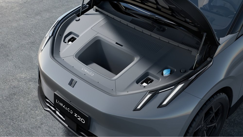 Lynk & Co 02 (2025-...) frunk photo, front trunk, under hood, storage, cargo, capacity, bonus space