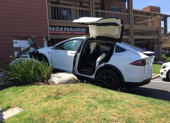 Things to know when buying a Model X