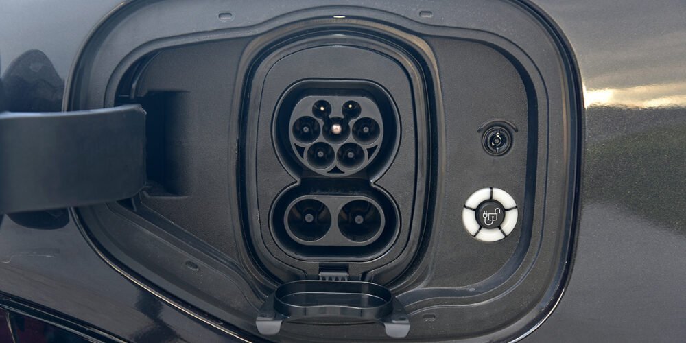 MG Cyberster GT Dual Motor (2024-...) charge port Europe, charging, inlet, plug, connector