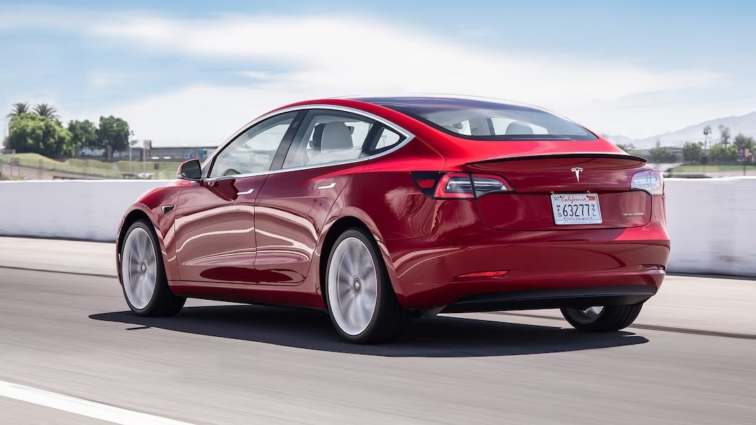 Tesla Model 3 Performance (2018-2024) rear quarter, three-quarter view, diagonal, exterior