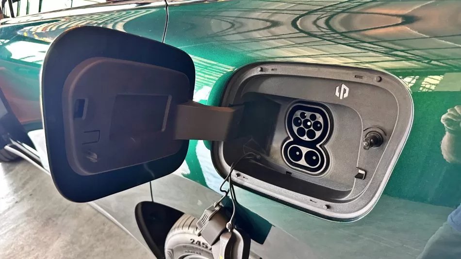 Leapmotor C10 (2024-..) charge port Europe, charging, inlet, plug, connector