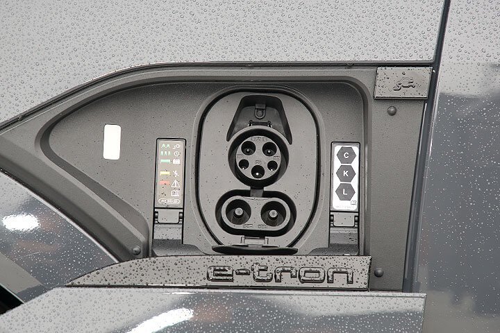 Audi e-tron Sportback 55 quattro (2020-2022) charge port USA, charging, inlet, plug, connector