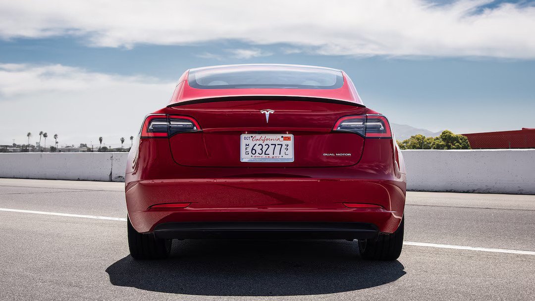 Tesla Model 3 Performance (2018-2024) rear view, taillights, trunk, spoiler, badge, bumper, exterior