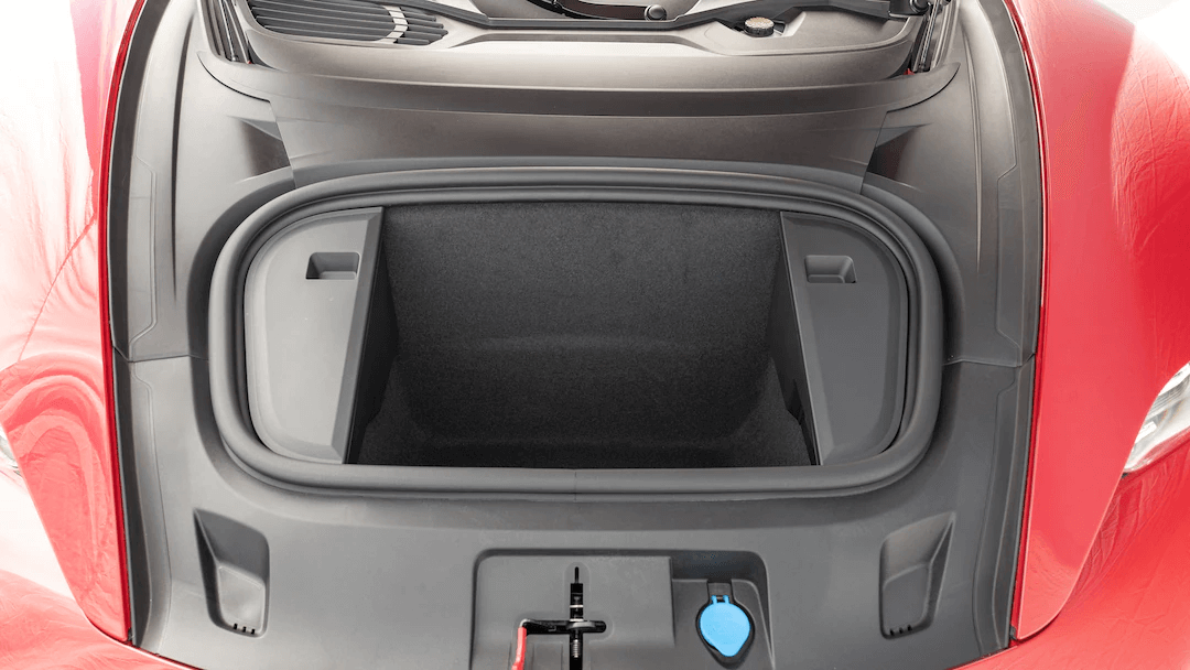Porsche Taycan GTS (2022-2024) frunk, front trunk, under hood, storage, cargo, capacity, bonus space