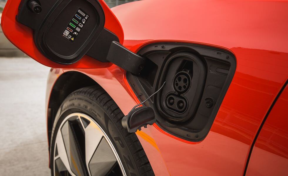 Jaguar I-Pace EV400 (2018-2020) charge port USA photo, charging, inlet, plug, connector