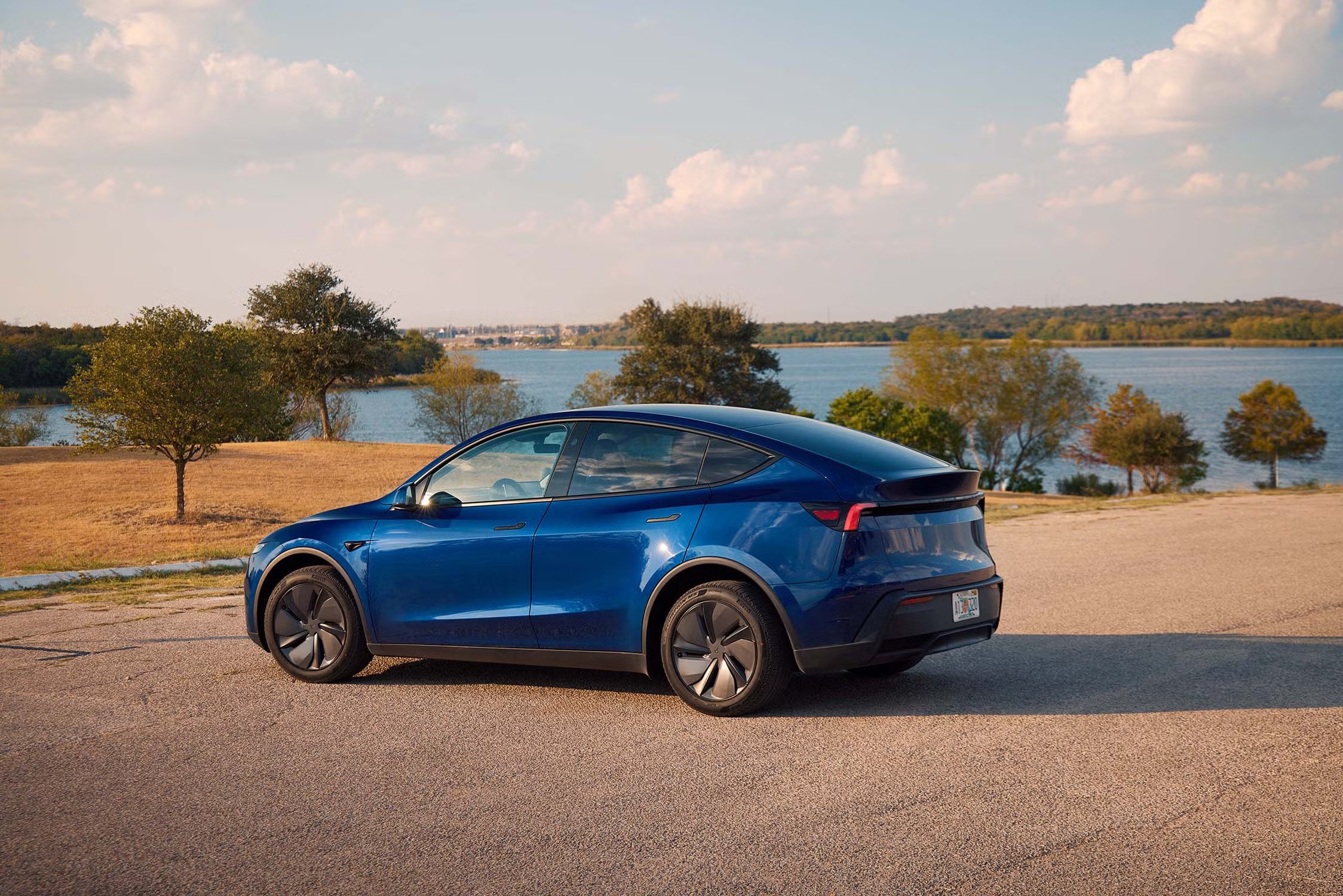 Model Y Standard Rwd Tesla Model Y Standard RWD 2026 - Electric SUV Global Overview | Green ...