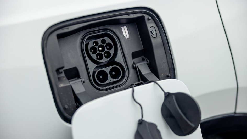 Hongqi E-HS9 99 kWh (2022-...) charge port Europe, charging, inlet, plug, connector