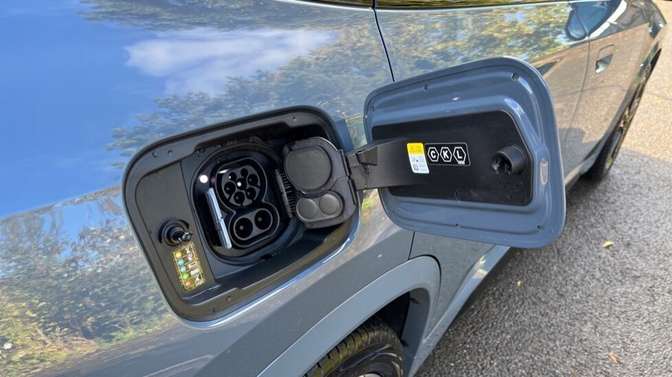 BMW iX1 xDrive30 (2022-…) charge port Europe photo, charging, inlet, plug, connector