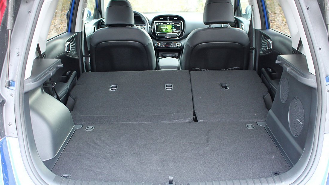 Kia Soul EV Standard Range (2020-…) trunk, boot, expanded, folded seats, maximum volume, max cargo, max capacity, max storage