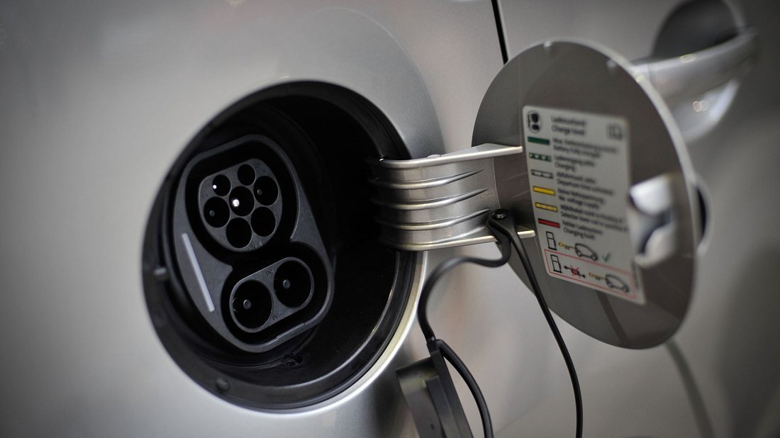 Volkswagen e-Up! 18.7 kWh (2013-2019) charge port Europe, charging, inlet, plug, connector