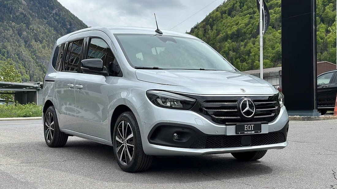 Mercedes EQT 200 Long (2024-…) front view photo, front quarter, diagonal, exterior