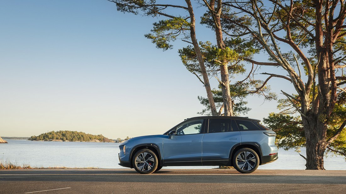 NIO EL7 Long Range (2022-…) side profile photo, silhouette, doors, wheels, exterior