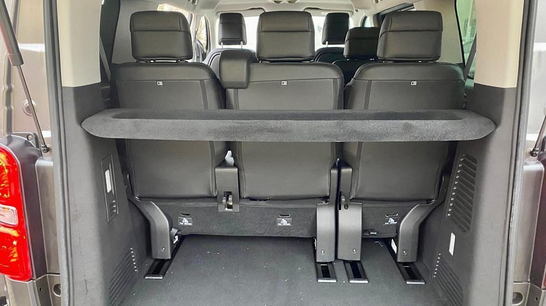 Opel Zafira Electric Life M 50 kWh (2020-2024) trunk, boot, seats up, seats upright, cargo space, cargo volume, cargo capacity, storage