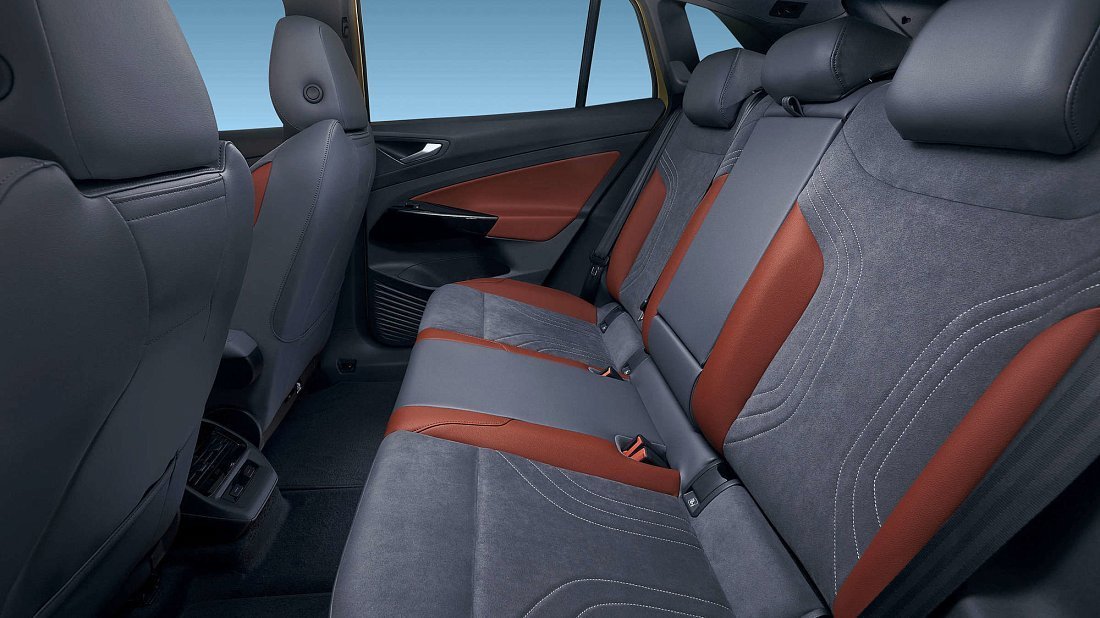 Volkswagen ID.4 1st Edition (2020-2021) rear seats, back seats, passenger seats, legroom, headroom, interior