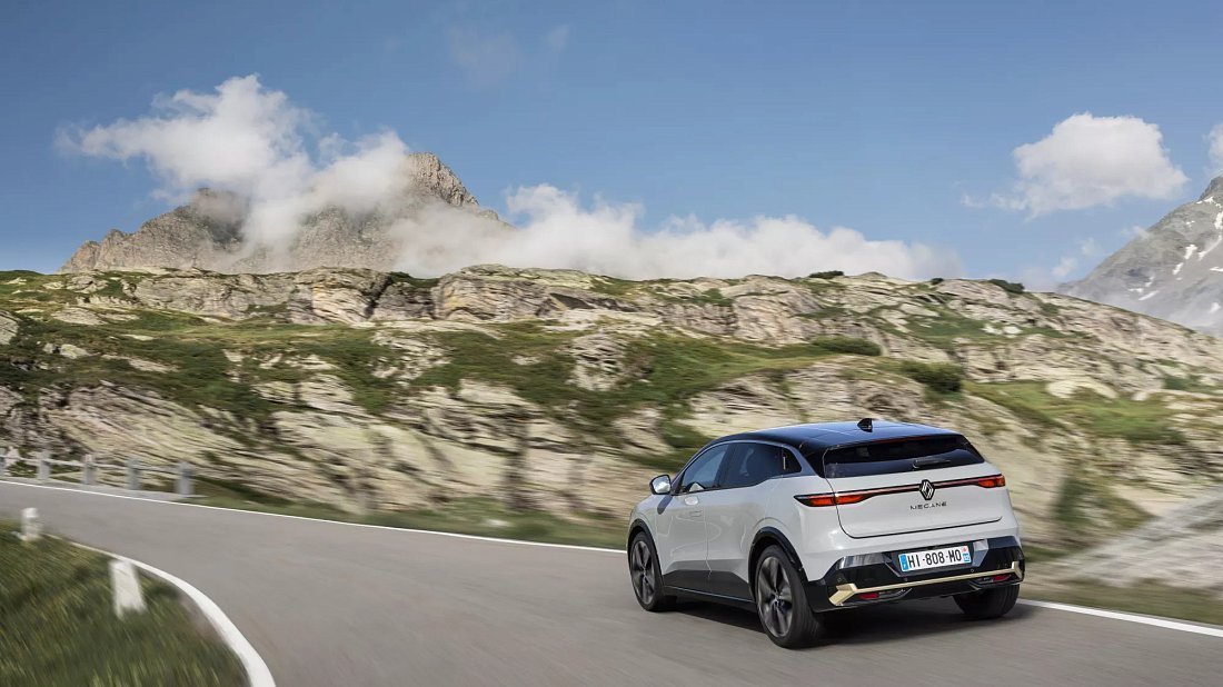 Renault Megane E-Tech EV60 130hp (2022-…) rear quarter, three-quarter view, diagonal, exterior