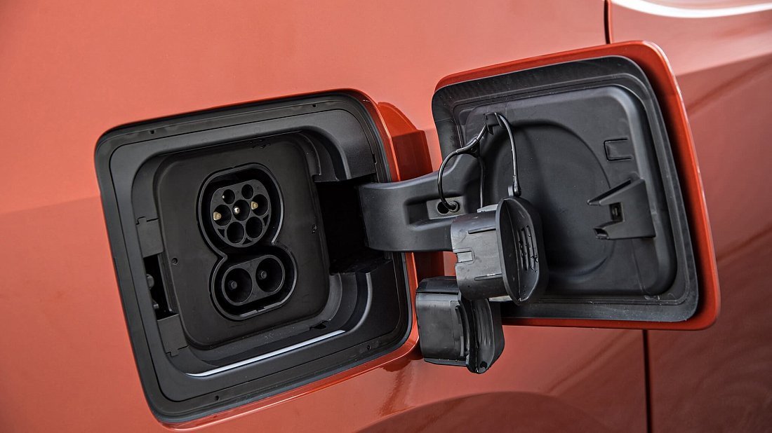 BMW i3 BEV 60 Ah (2013-2017) charge port Europe, charging, inlet, plug, connector