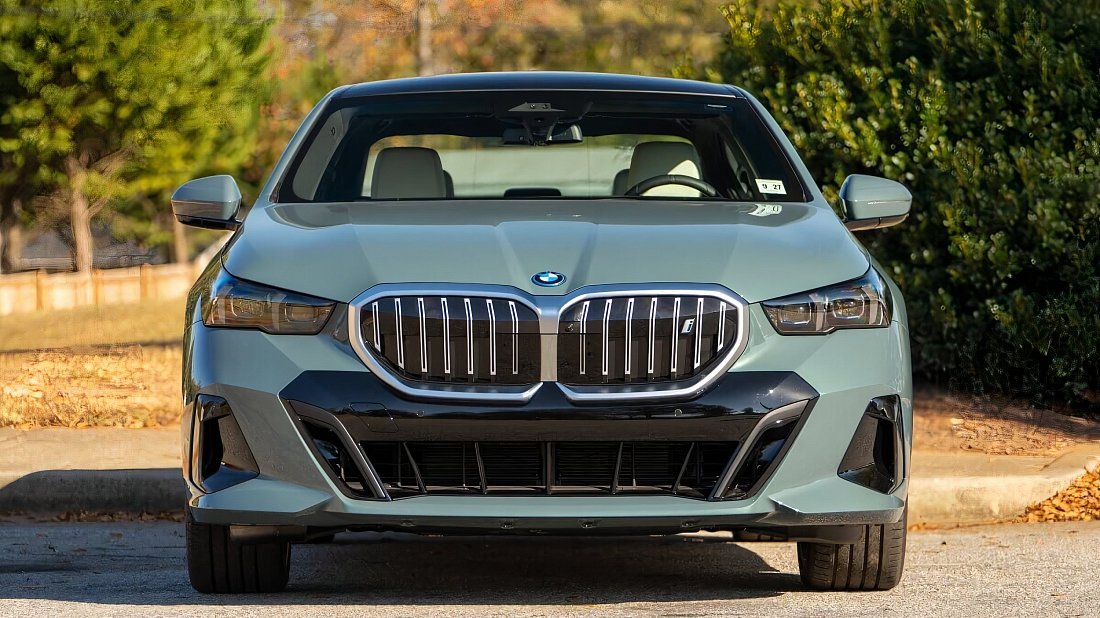 BMW i5 xDrive40 (2025-…) front fascia, grille, headlights, bumper, exterior