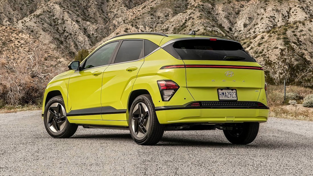Hyundai Kona Electric Long Range (2023-…) rear quarter, three-quarter view, diagonal, exterior