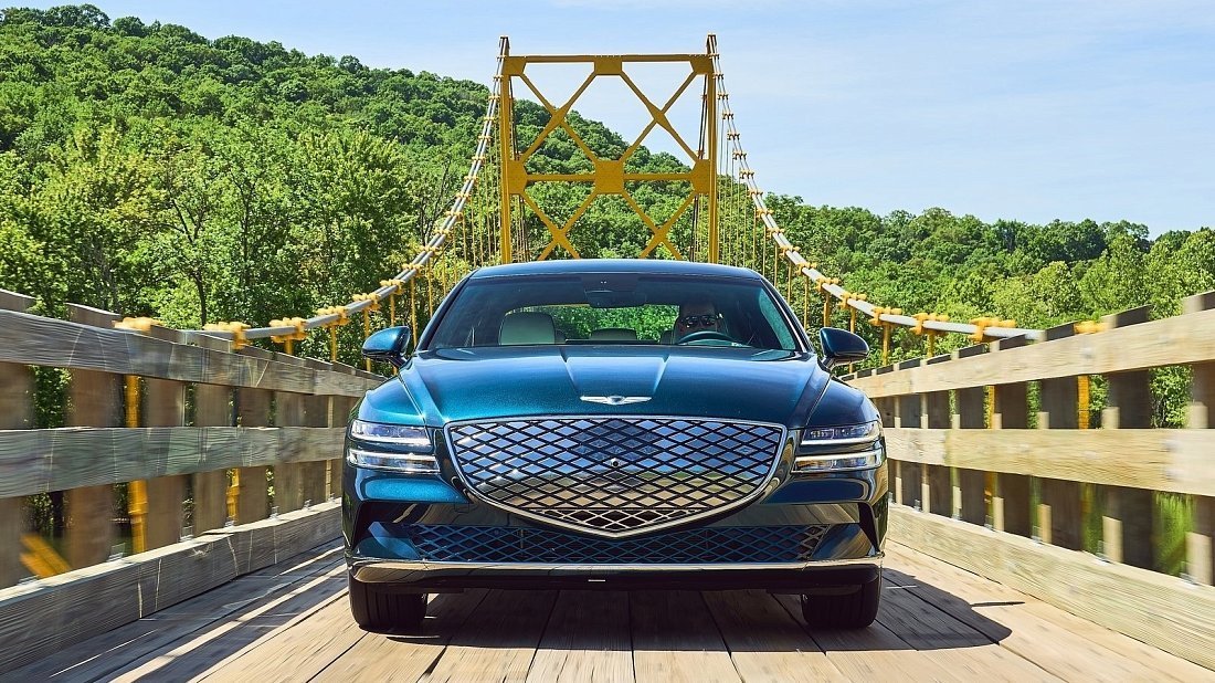 Genesis Electrified G80 AWD (2022-…) front fascia, grille, headlights, bumper, exterior