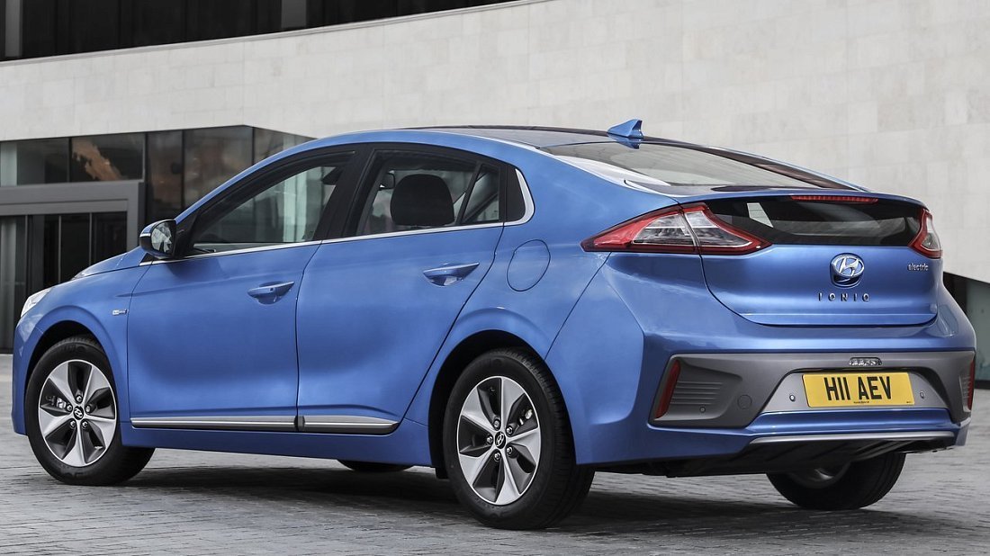 Hyundai Ioniq Electric Gen 1 (2016-2019) rear quarter photo, three-quarter view, diagonal, exterior