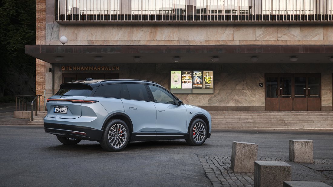 NIO EL6 Standard Range (2023-…) rear quarter, three-quarter view, diagonal, exterior