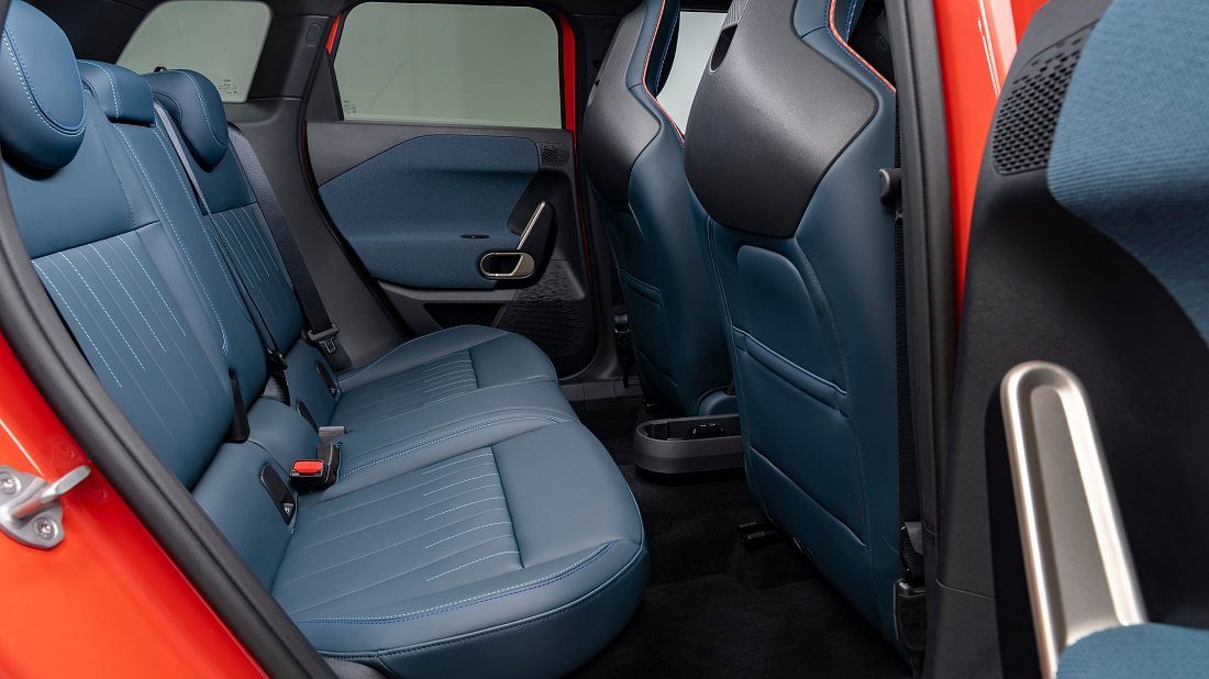 Mini Aceman SE (2024-…) rear seats photo, back seats, passenger seats, legroom, headroom, interior
