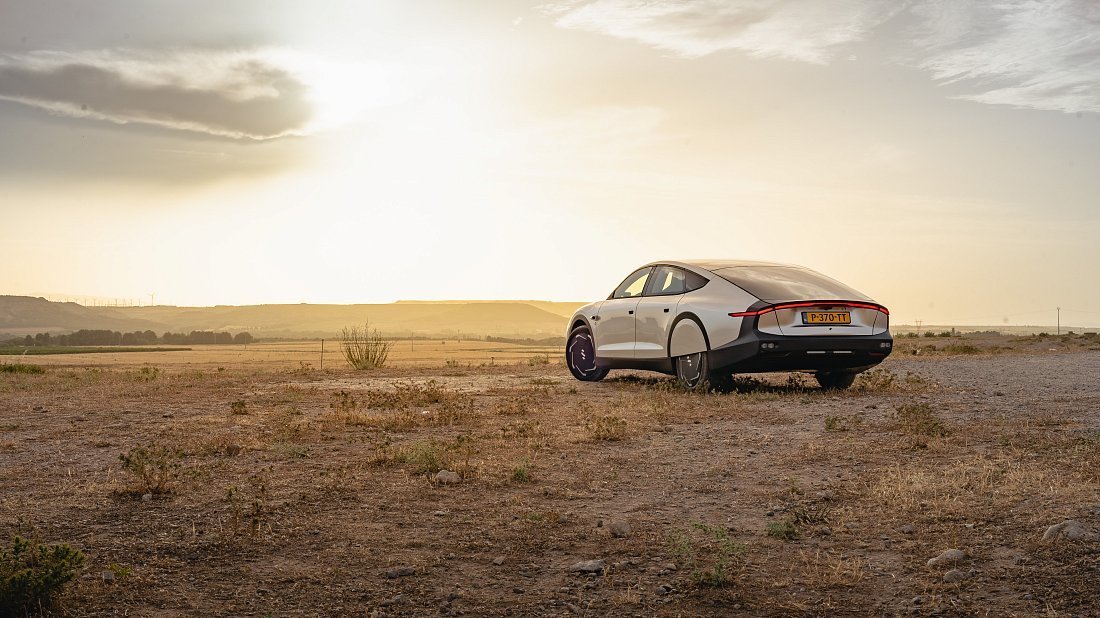 Lightyear 0 (2022-2023) rear quarter photo, three-quarter view, diagonal, exterior