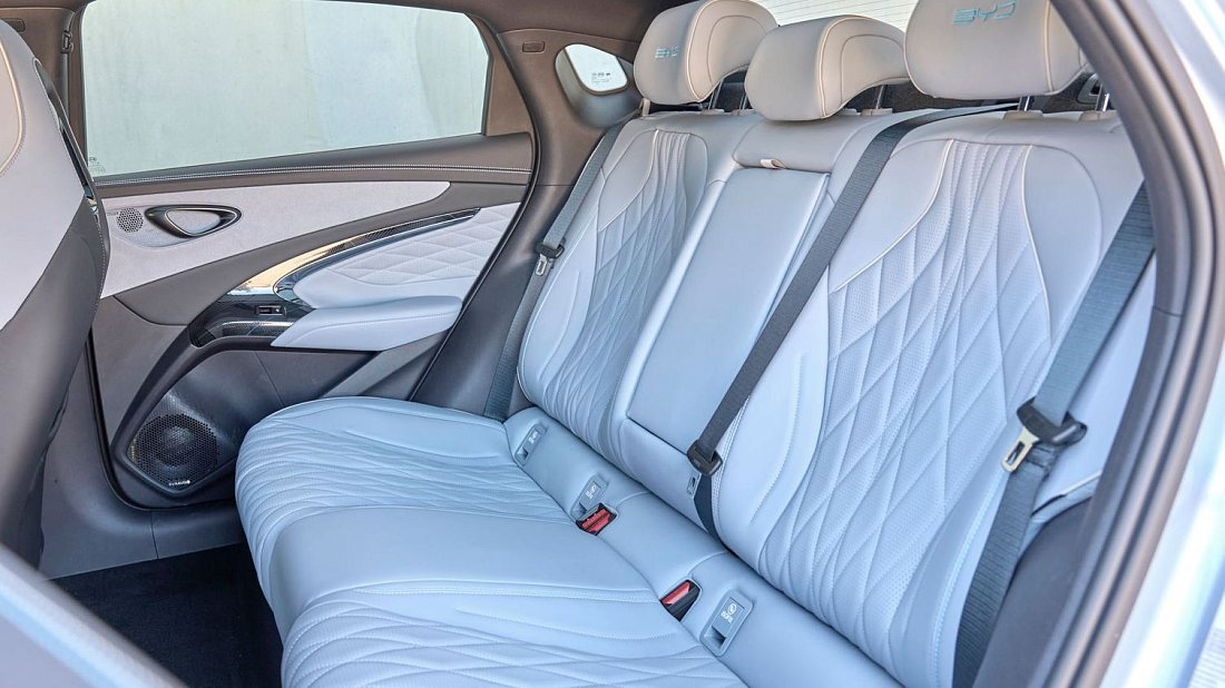BYD Seal Comfort RWD (2025-…) rear seats, back seats, passenger seats, legroom, headroom, interior
