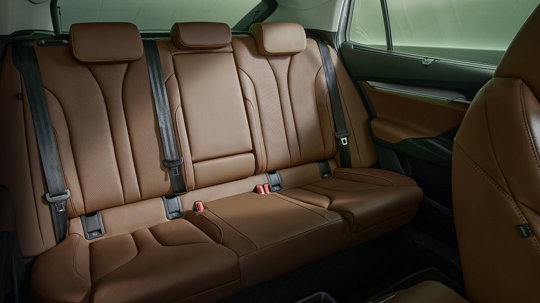 Škoda Enyaq Coupe 60 (2025-...) rear seats, back seats, passenger seats, legroom, headroom, interior