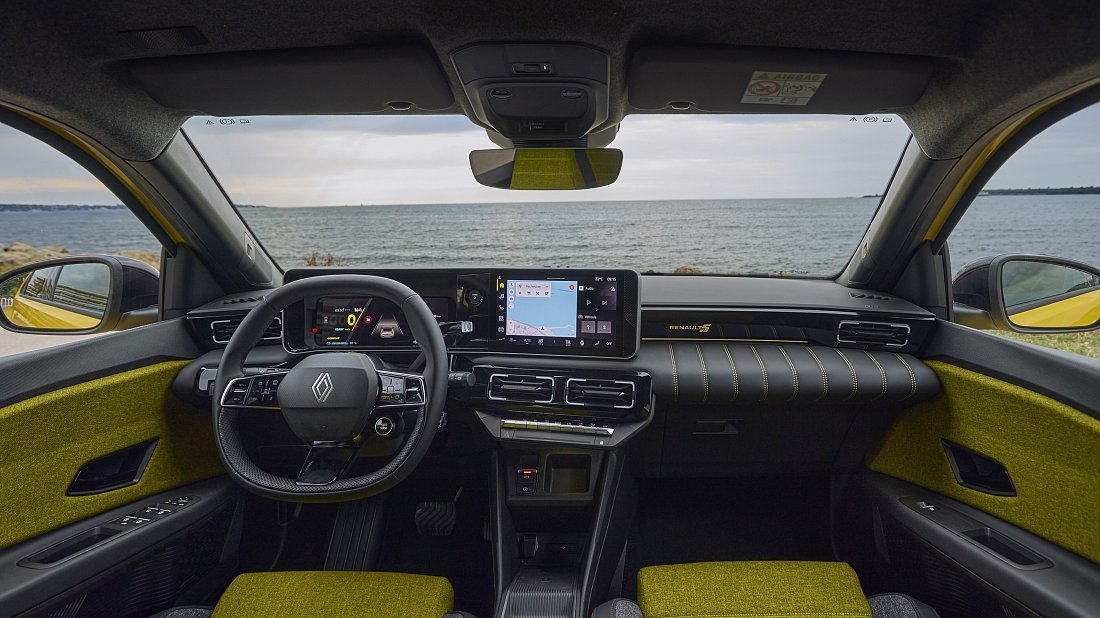 Renault 5 E-Tech EV40 95hp (2025-...) interior, front seat, driver seat, dashboard, steering wheel, infotainment, cockpit