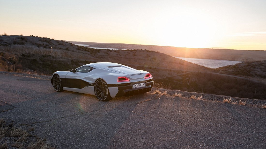 Rimac Concept One (2013-2016) rear quarter photo, three-quarter view, diagonal, exterior