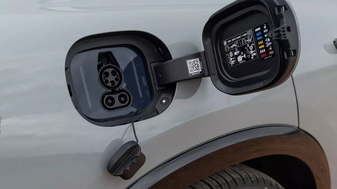 Mercedes EQS SUV Maybach 680 (2024-…) charge port USA, charging, inlet, plug, connector