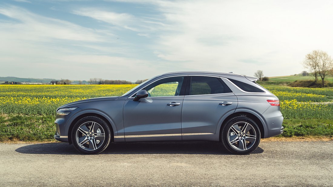 Genesis Electrified GV70 AWD (2025-…) side profile photo, silhouette, doors, wheels, exterior