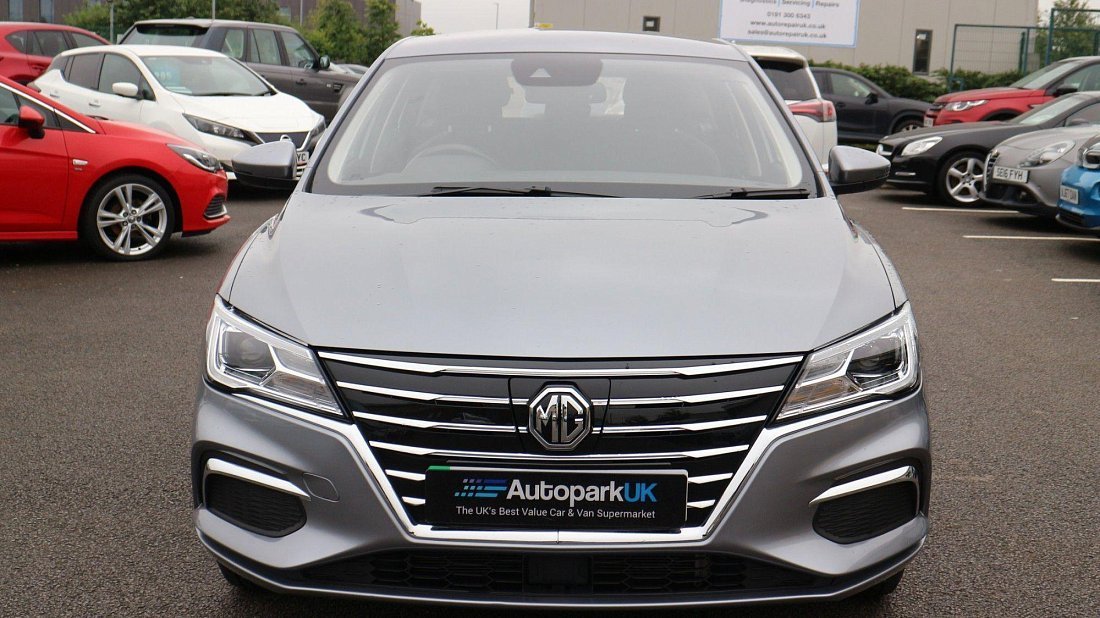 MG MG5 Electric Standard Range (2020-2021) front fascia photo, grille, headlights, bumper, exterior