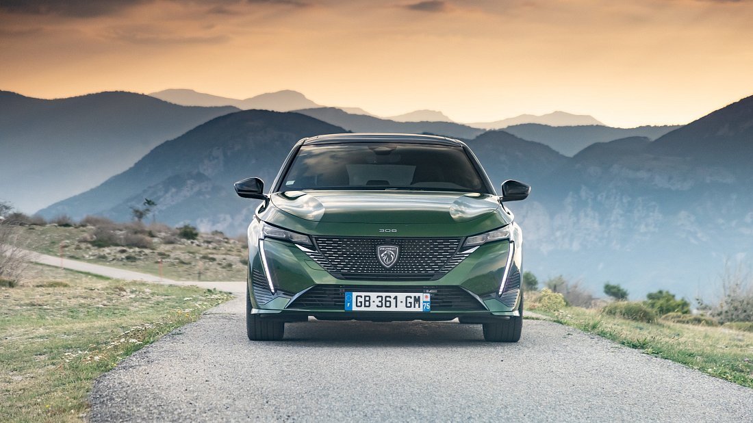 Peugeot e-308 Hatchback (2023-…) front fascia, grille, headlights, bumper, exterior