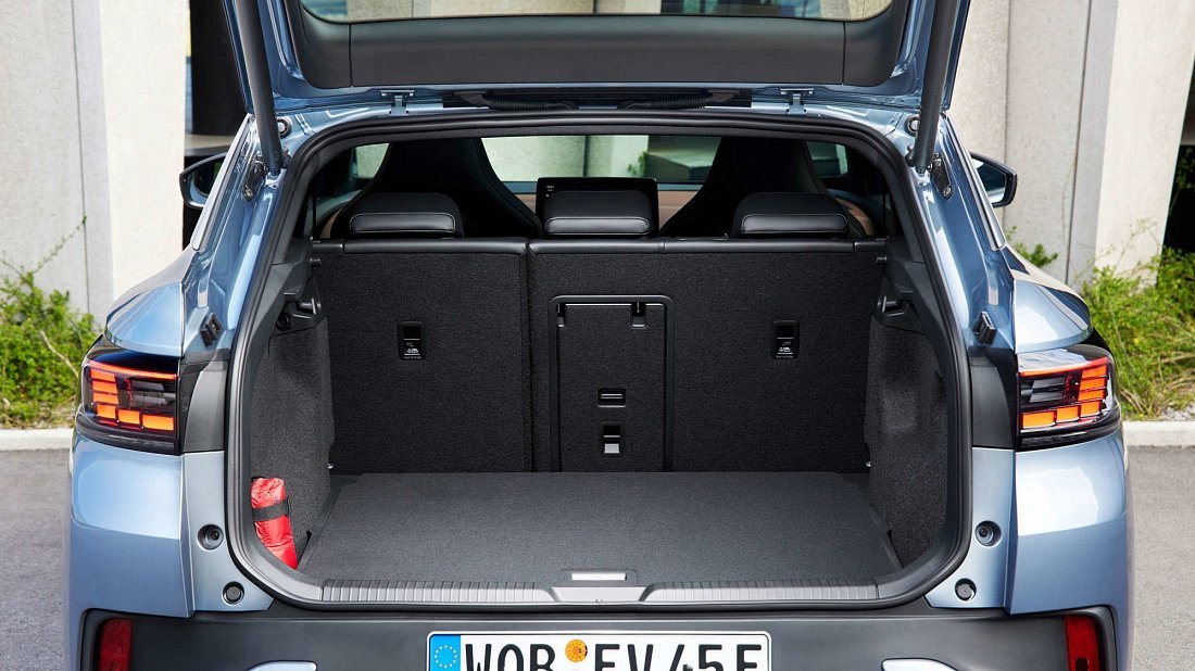 Volkswagen ID.5 Pure (2024-…) trunk, boot, seats up, seats upright, cargo space, cargo volume, cargo capacity, storage
