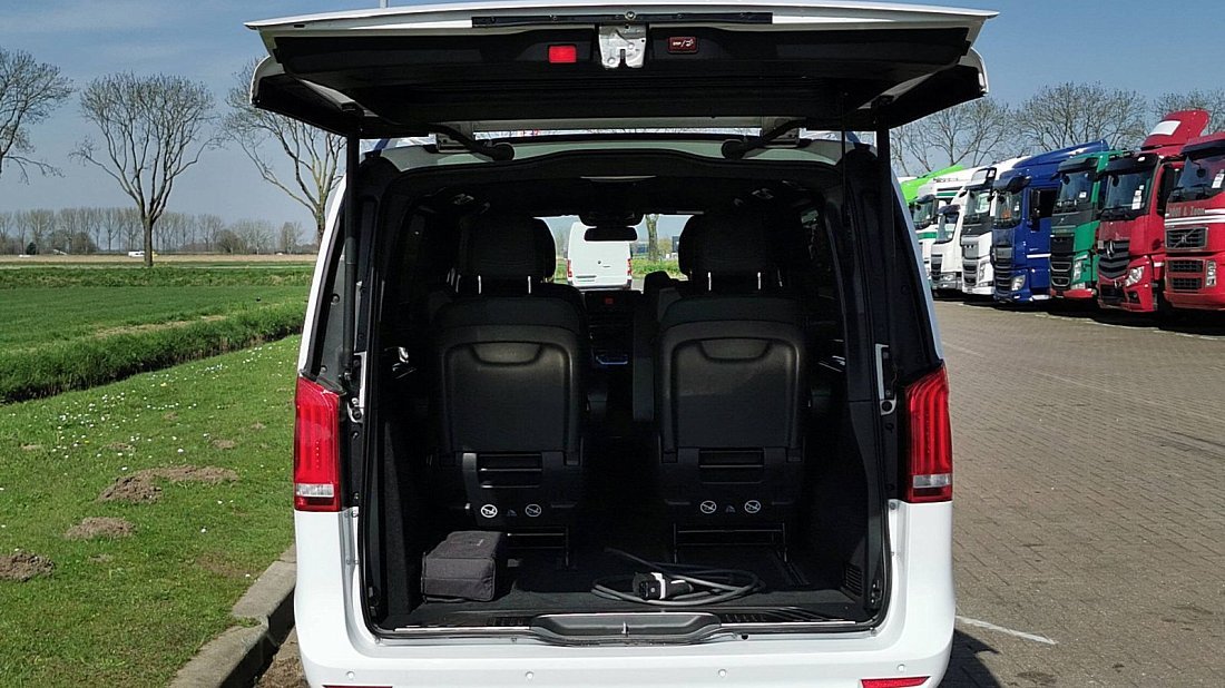 Mercedes EQV 300 Long (2020-2024) trunk, boot, seats up, seats upright, cargo space, cargo volume, cargo capacity, storage