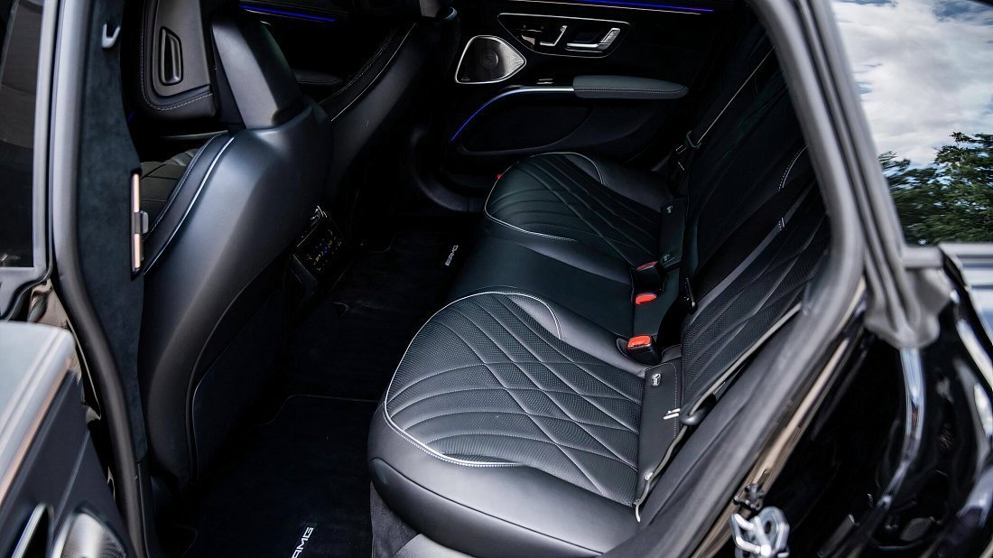 Mercedes EQS AMG 53 4MATIC+ (2024-…) rear seats, back seats, passenger seats, legroom, headroom, interior