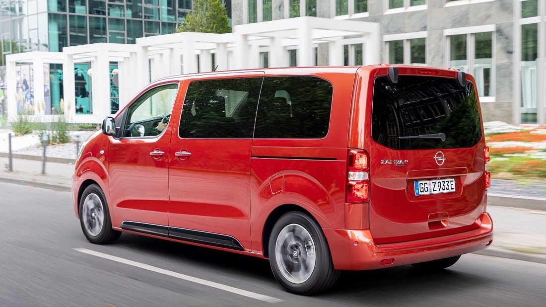 Opel Zafira Electric Life M 50 kWh (2020-2024) rear quarter, three-quarter view, diagonal, exterior