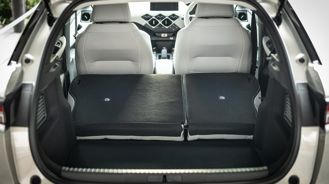 DS 3 Crossback E-Tense (2020-2022) trunk, boot, expanded, folded seats, maximum volume, max cargo, max capacity, max storage