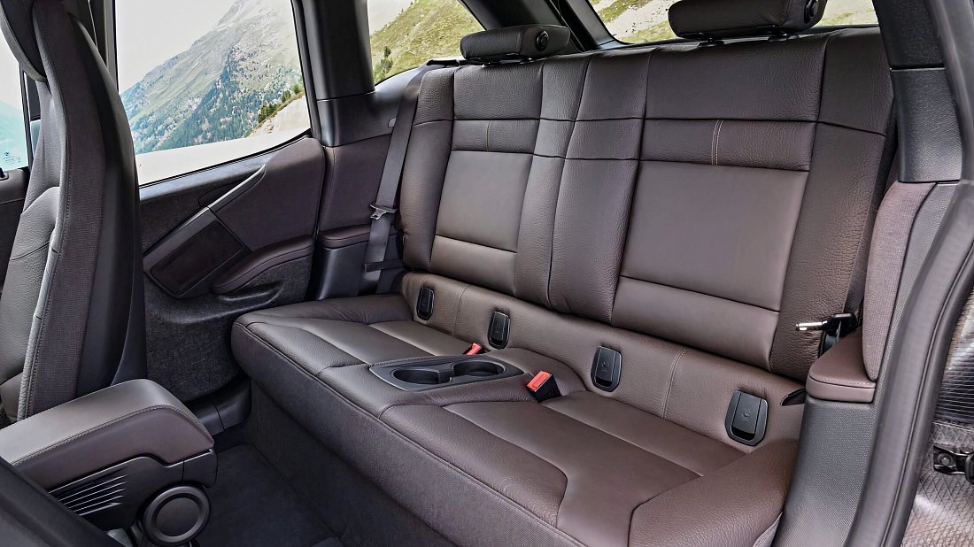 BMW i3s BEV 94 Ah (2017-2018) rear seats photo, back seats, passenger seats, legroom, headroom, interior