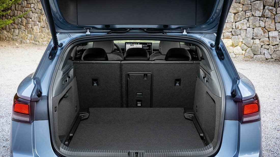 Volkswagen ID.7 Tourer Pro (2024-…) trunk, boot, seats up, seats upright, cargo space, cargo volume, cargo capacity, storage