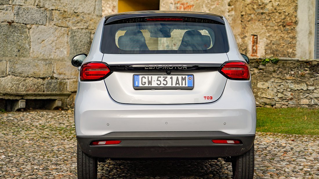 Leapmotor T03 (2024-..) rear view photo, taillights, trunk, spoiler, badge, bumper, exterior