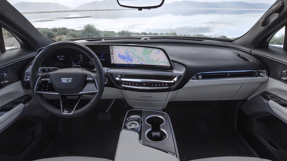 Cadillac Lyriq RWD (2022-…) interior photo, front seat, driver seat, dashboard, steering wheel, infotainment, cockpit