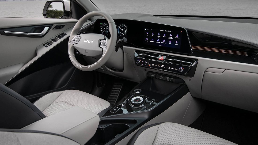 Kia Niro EV Long Range (2022-…) interior, front seat, driver seat, dashboard, steering wheel, infotainment, cockpit