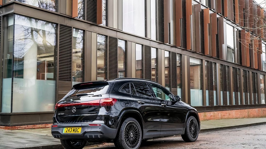 Mercedes EQA 300 4MATIC (2023-…) rear quarter, three-quarter view, diagonal, exterior