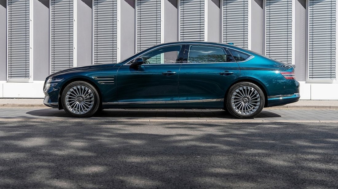 Genesis Electrified G80 AWD (2022-…) side profile, silhouette, doors, wheels, exterior