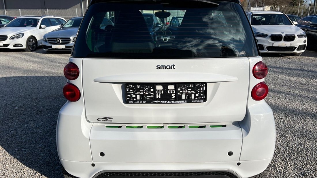 Smart Electric Drive fortwo coupe (2012-2016) rear view, taillights, trunk, spoiler, badge, bumper, exterior