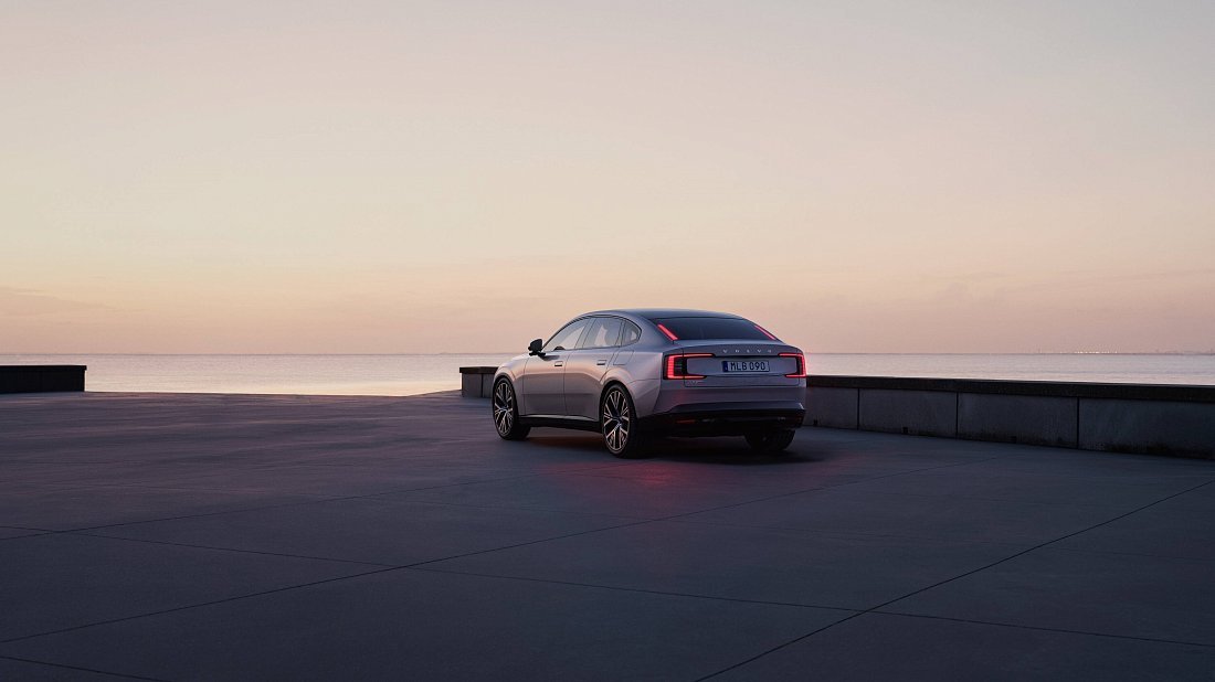 Volvo ES90 Twin Motor Performance (2025-…) rear quarter, three-quarter view, diagonal, exterior