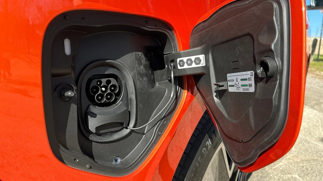 Volkswagen ID.Buzz Long GTX (2024-…) charge port Europe, charging, inlet, plug, connector